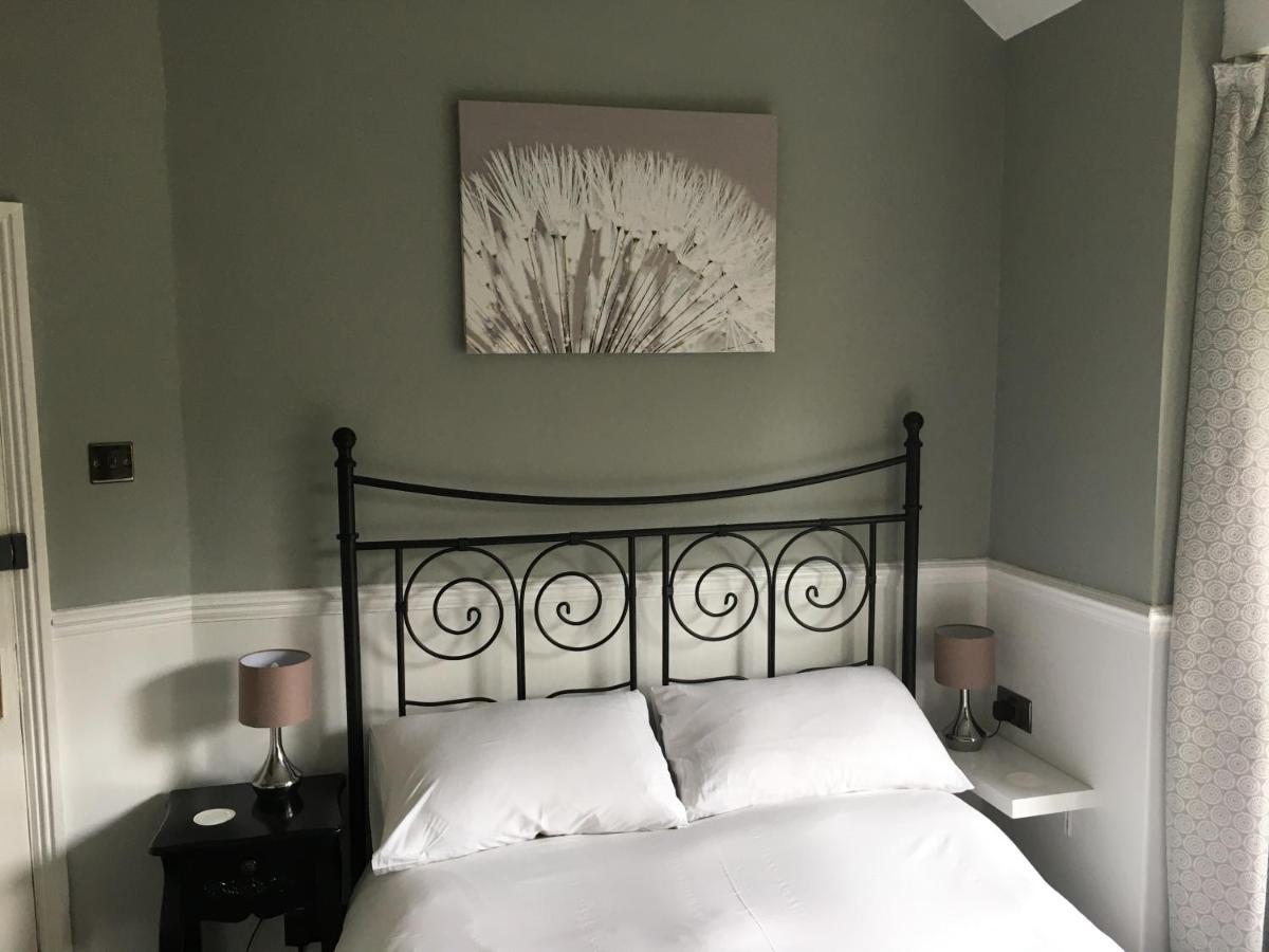 Twin Oaks Guest House كادنام المظهر الخارجي الصورة